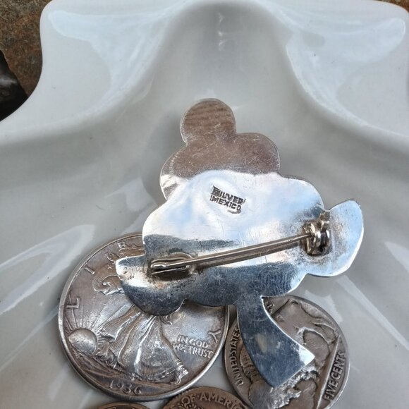 Circa 1940's 3-D Sterling Grape Brooch - Picture 4 of 4